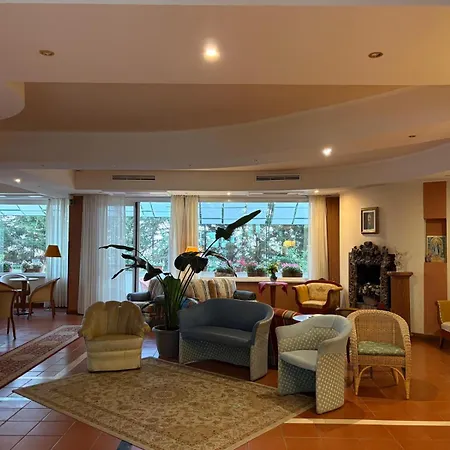 Hotel Eden